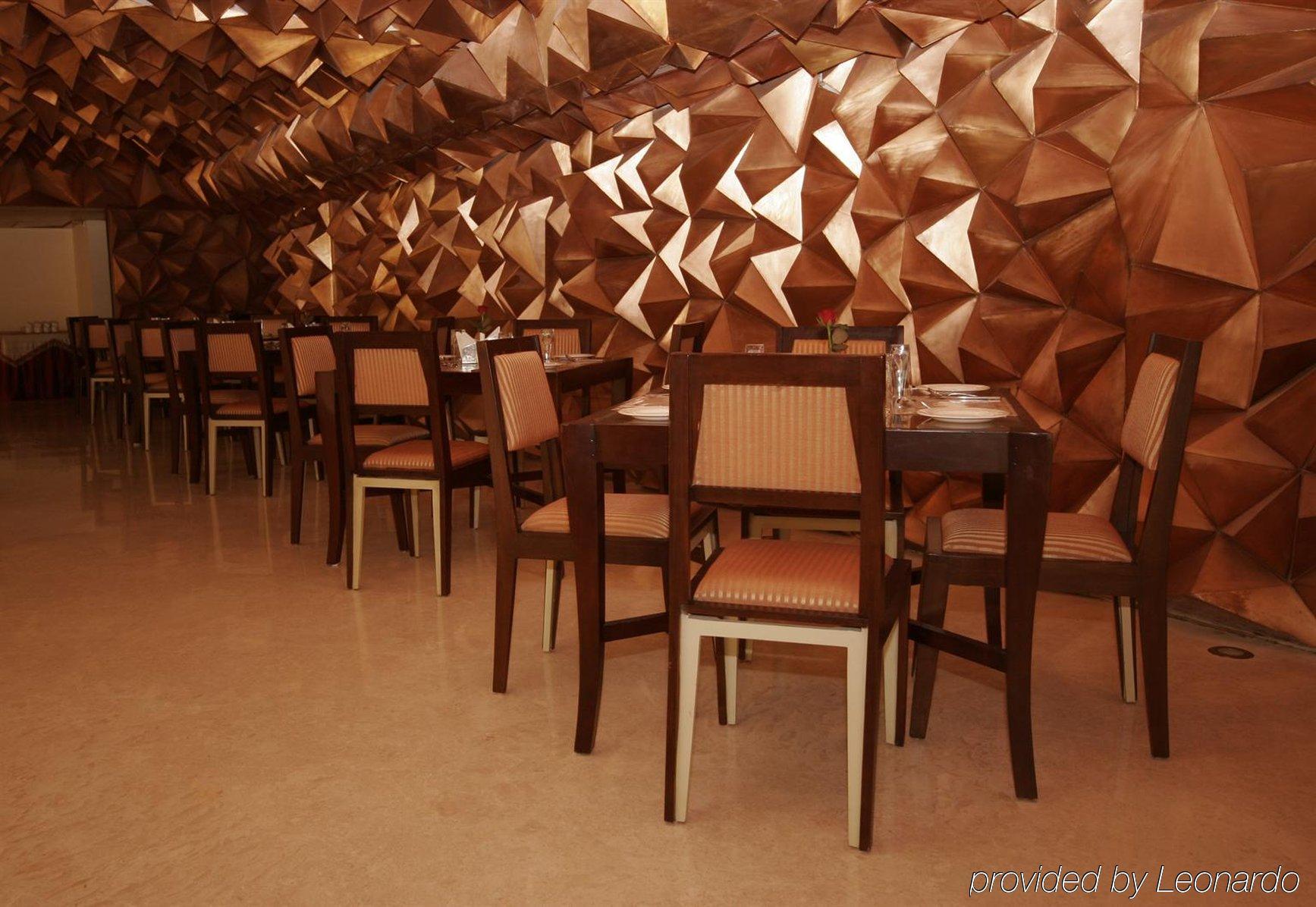 Hotel Trinity Isle Bangalore Restaurante foto